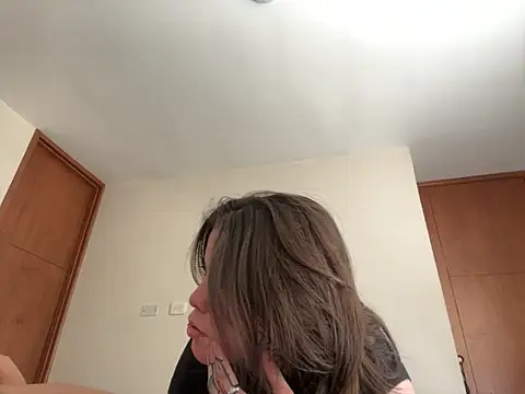 Kaliykatie online show from December 2025 04:33:02 PM