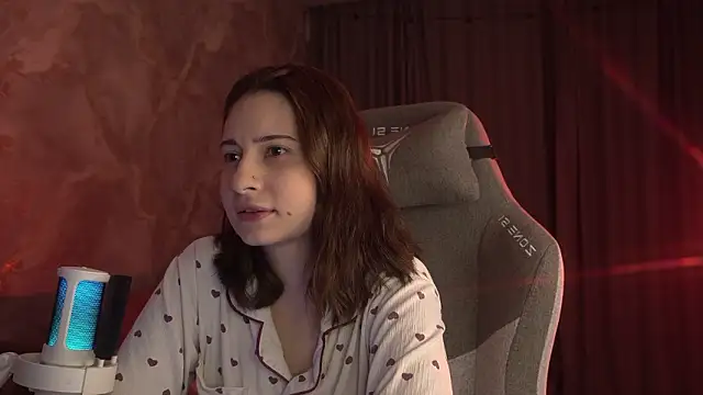 LumeNova online show from March 2026 02:33:01 AM