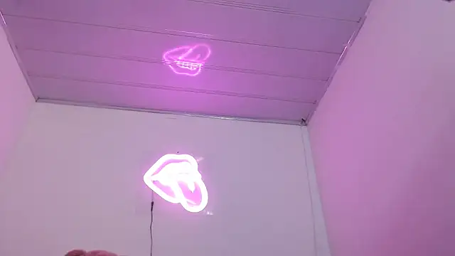 valerii fox 69 online show from April 2026 03:55:01 AM