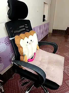 Moona heny online show from April 2026 11:50:01 AM