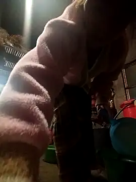 quynhkoolbae online show from February 2026 02:13:01 PM