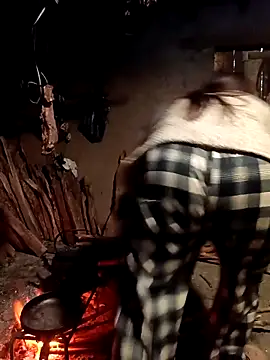 quynhkoolbae online show from February 2026 11:48:02 PM