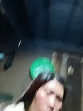 quynhkoolbae online show from April 2026 12:01:01 PM