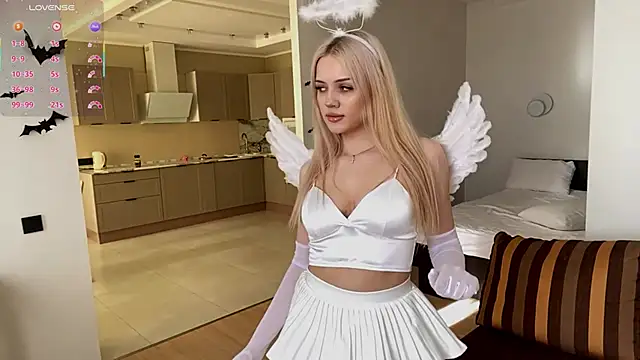 Snapshot of DestinyTurner chatting on October 2025 07:08:01 AM DestinyTurner online show from October 2025 07:08:01 AM