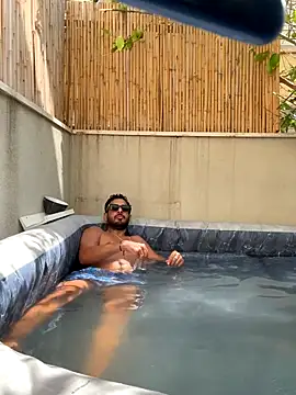 husbandandwifetobe online show from September 2025 10:33:01 AM