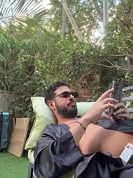 husbandandwifetobe online show from October 2025 04:05:02 AM