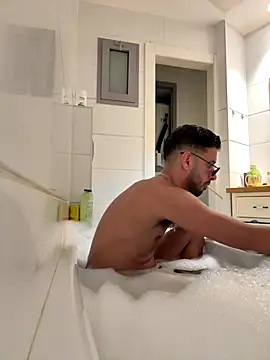 husbandandwifetobe online show from October 2025 07:05:02 PM