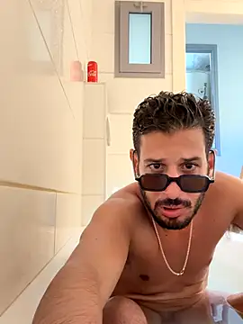 husbandandwifetobe online show from September 2025 02:01:01 PM