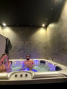 husbandandwifetobe online show from October 2025 01:00:02 AM