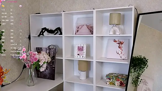 TraciMyntti online show from November 2025 01:31:02 AM