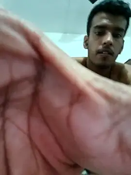 nivedthomas01 online show from February 2026 01:38:01 AM