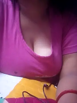 TINASONI online show from November 2025 11:19:02 PM