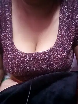 TINASONI online show from November 2025 12:38:01 PM