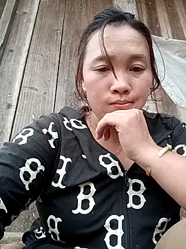 miumiu 00 online show from November 2025 05:12:02 AM