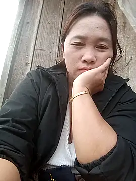 miumiu 00 online show from October 2025 12:42:01 AM