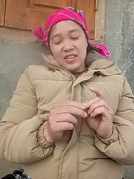 miumiu 00 online show from February 2026 02:23:02 AM