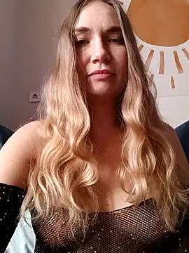 Snapshot of KisaVixen chatting on November 2025 10:41:01 AM KisaVixen online show from November 2025 10:41:01 AM