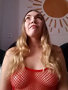 Snapshot of KisaVixen chatting on November 2025 10:42:02 AM KisaVixen online show from November 2025 10:42:02 AM