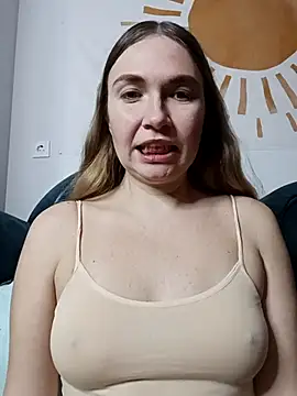 Snapshot of KisaVixen chatting on November 2025 04:28:02 PM KisaVixen online show from November 2025 04:28:02 PM