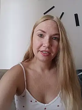 Snapshot of KisaVixen chatting on July 2026 09:28:02 AM KisaVixen online show from July 2026 09:28:02 AM