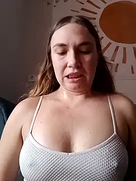 Snapshot of KisaVixen chatting on October 2025 10:27:02 AM KisaVixen online show from October 2025 10:27:02 AM