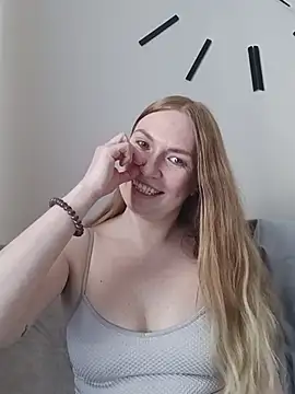 Snapshot of KisaVixen chatting on June 2026 02:17:02 PM KisaVixen online show from June 2026 02:17:02 PM
