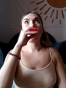 Snapshot of KisaVixen chatting on October 2025 09:11:01 AM KisaVixen online show from October 2025 09:11:01 AM