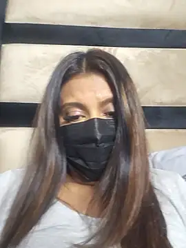 Snapshot of Indian_GlowingMiax chatting on June 2026 01:33:02 PM Indian GlowingMiax online show from June 2026 01:33:02 PM
