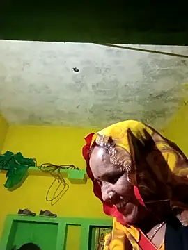 Rubi12A online show from December 2025 02:43:02 PM