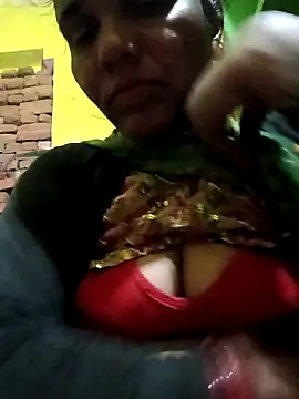 Snapshot of Rubi12A chatting on December 2025 11:31:02 PM Rubi12A online show from December 2025 11:31:02 PM