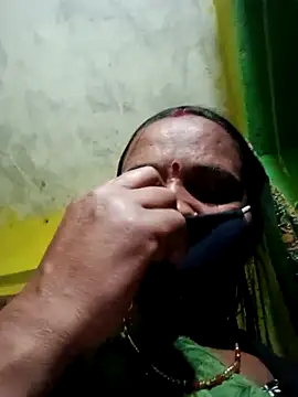 Rubi12A online show from December 2025 02:22:02 PM