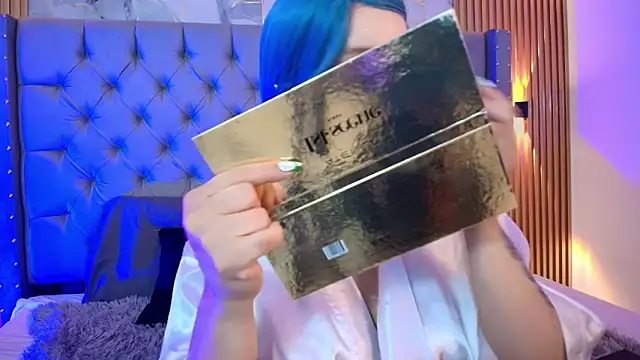 Suxan White  online show from March 2026 12:32:01 PM