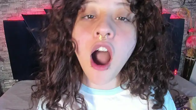 Suxan White  online show from April 2026 12:19:02 PM