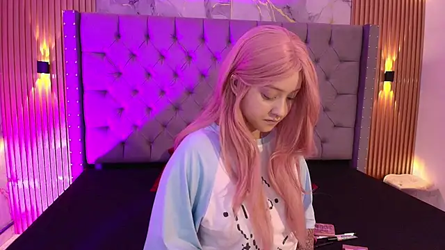 Snapshot of Suxan_White_ chatting on November 2025 11:58:01 AM Suxan White online show from November 2025 11:58:01 AM