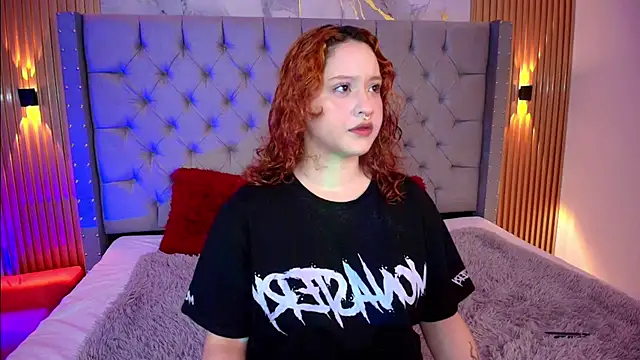 Suxan White  online show from February 2026 12:23:01 PM