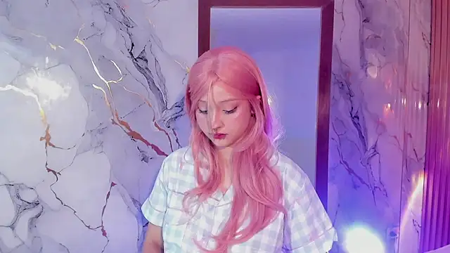 Snapshot of Suxan_White_ chatting on September 2025 12:25:02 PM Suxan White online show from September 2025 12:25:02 PM