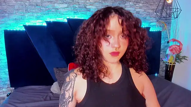 Suxan White  online show from April 2026 09:38:01 PM