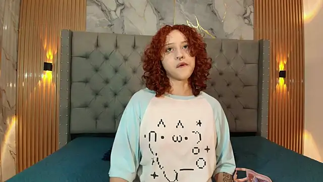 Snapshot of Suxan_White_ chatting on October 2025 12:06:02 PM Suxan White online show from October 2025 12:06:02 PM