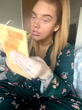 Snapshot of MysteriousMylaX chatting on November 2025 02:18:01 PM MysteriousMylaX online show from November 2025 02:18:01 PM