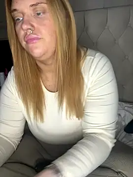 Snapshot of MysteriousMylaX chatting on November 2025 01:54:02 PM MysteriousMylaX online show from November 2025 01:54:02 PM