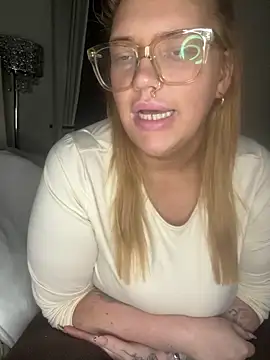 Snapshot of MysteriousMylaX chatting on November 2025 05:17:02 PM MysteriousMylaX online show from November 2025 05:17:02 PM