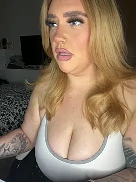 Snapshot of MysteriousMylaX chatting on October 2025 04:50:01 PM MysteriousMylaX online show from October 2025 04:50:01 PM