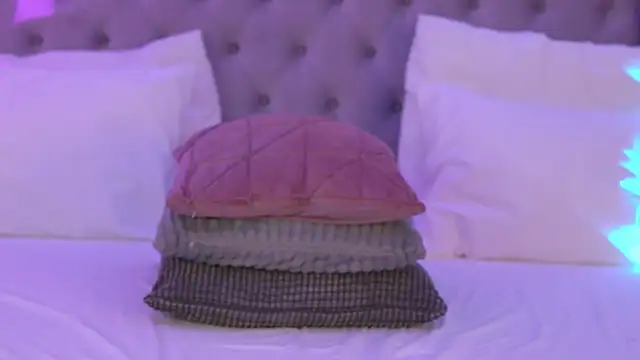 NovaDiamond online show from April 2026 04:48:01 AM