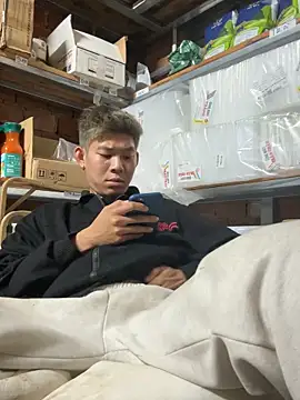 linh21107 online show from November 2025 08:24:01 AM