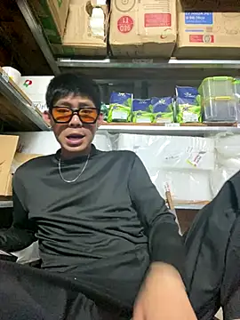 linh21107 online show from November 2025 06:27:02 AM