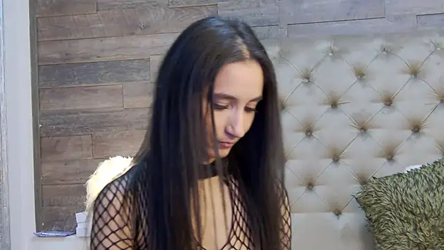 Snapshot of CarolinaBlair chatting on November 2025 09:04:01 PM CarolinaBlair online show from November 2025 09:04:01 PM