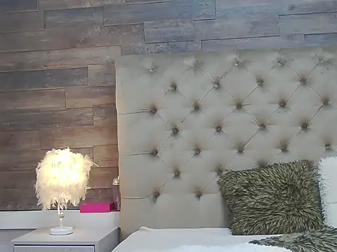 Snapshot of CarolinaBlair chatting on November 2025 07:28:02 PM CarolinaBlair online show from November 2025 07:28:02 PM