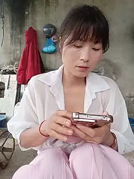Snapshot of linda_bae00 chatting on May 2026 12:37:01 AM linda bae00 online show from May 2026 12:37:01 AM