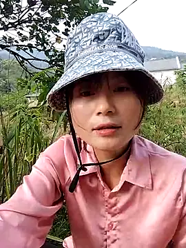 linda bae00 online show from October 2025 01:40:01 AM