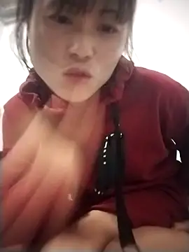 linda bae00 online show from November 2025 01:05:01 PM